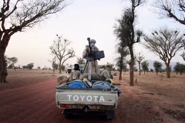 Au Mali, des groupes liés à Al-Qaïda cherchent à asseoir leur pouvoir par une gouvernance plus souple