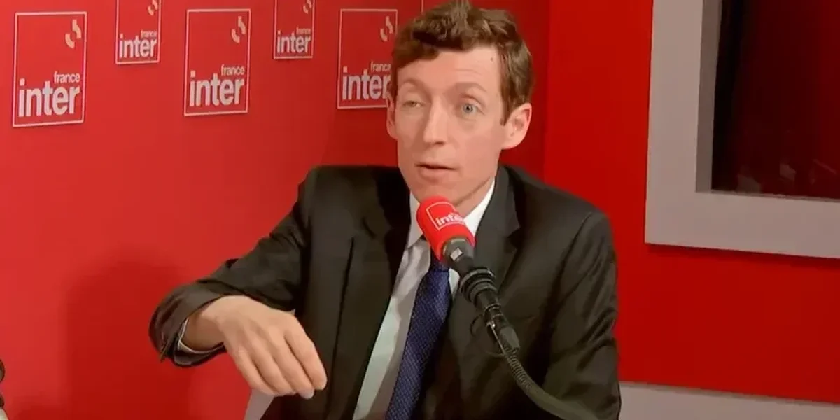 Baccalauréat: le ministre juge inadaptées les épreuves en pleine après-midi