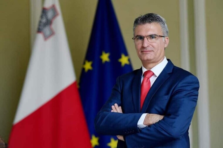 Carmelo Abela, un homme de consensus à la tête du Parlement maltais