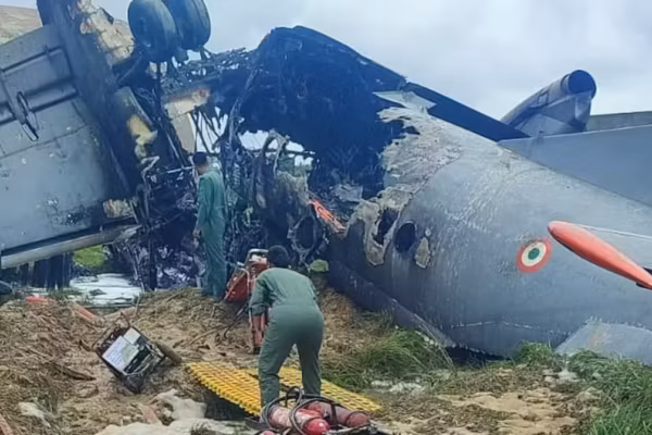 Cinq morts dans le crash d’un avion militaire indien dans l’État d’Assam