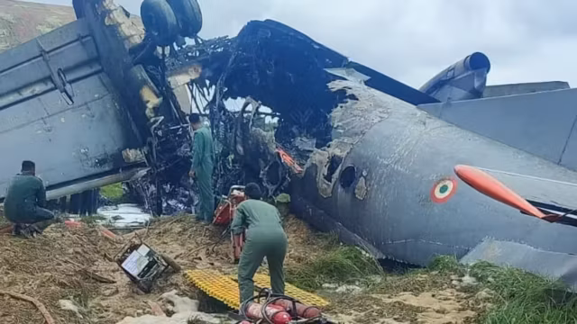 Cinq morts dans le crash d’un avion militaire indien dans l’État d’Assam — photo