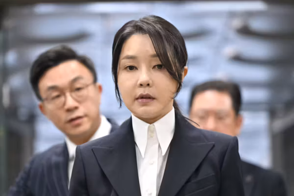 Corée du Sud : l’ancienne Première dame Kim Keon Hee condamnée à sept ans de prison pour corruption