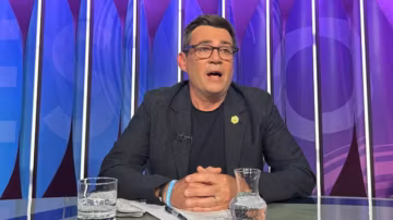Coup de tonnerre chez les travaillistes : Andy Burnham se dit prêt à défier Keir Starmer