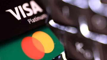 Coup dur pour Cuba : les paiements Visa et Mastercard suspendus sous l’effet des sanctions américaines