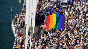 Des milliers de Hongrois défilent à la Pride de Budapest après la défaite de Viktor Orban