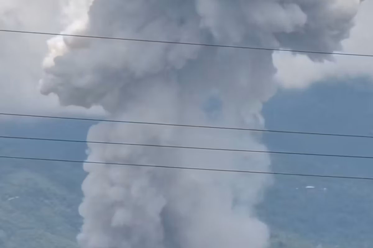 Des témoins racontent la dévastation causée par l'explosion meurtrière en Birmanie