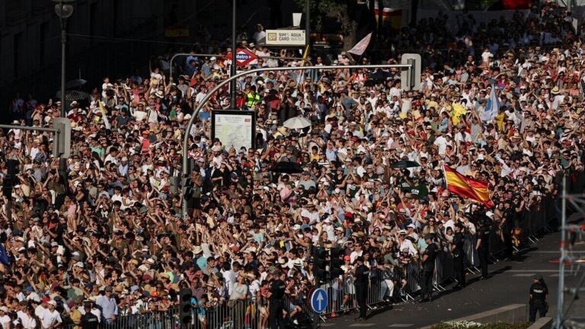 Devant 1,2 million de fidèles à Madrid, le pape Léon XIII lance un vibrant appel en faveur des plus pauvres