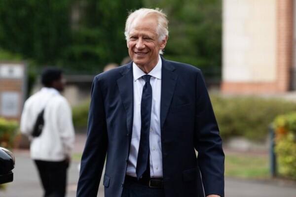 Dominique de Villepin officialise son ambition pour l’Élysée en 2027