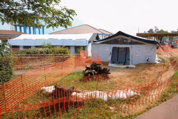Ebola en RDC : la Croix-Rouge redoute une épidémie encore loin de son sommet et pouvant durer un an