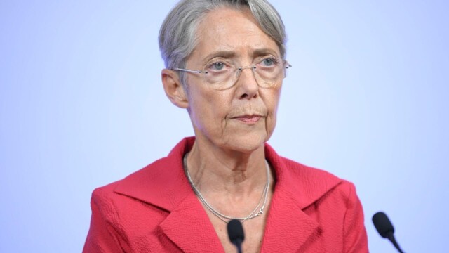 Élisabeth Borne met en garde contre la multiplication des candidatures du centre pour 2027