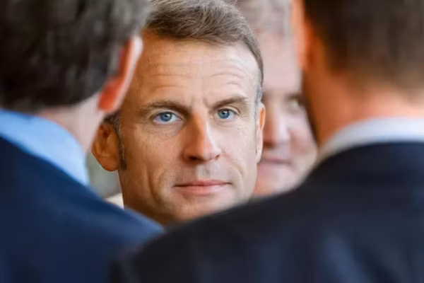 エマニュエル・マクロン大統領は月曜日にアミアンを訪れ、グッドイヤーの工場と大学病院を視察する予定だ。