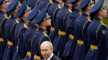 En Russie, les partisans de la ligne dure pressent Poutine d’intensifier la guerre après les frappes ukrainiennes