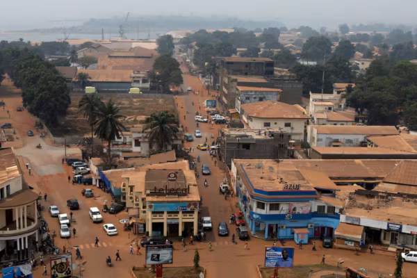 États-Unis : une militante iranienne pro-démocratie expulsée vers la Centrafrique suscite l’indignation