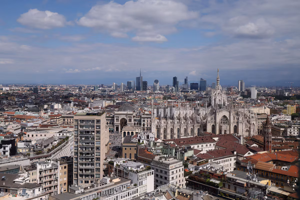 Faced with its record debt, Italy is preparing a new inflation-linked bond to attract major investors.