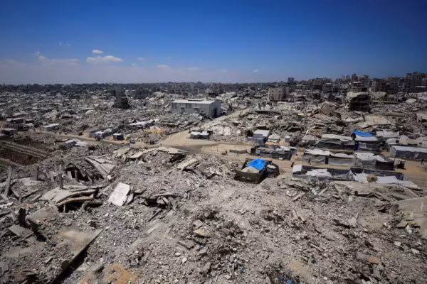 Gaza : au moins quatre morts dans de nouvelles frappes alors que les négociations de cessez-le-feu s’intensifient