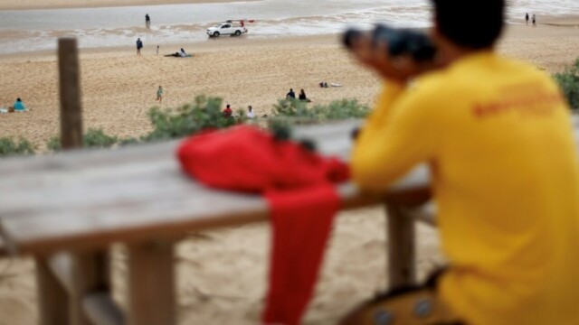 Gironde : après quatre noyades en dix jours, les communes du littoral réclament davantage de moyens pour surveiller les plages
