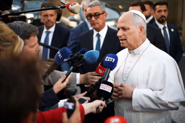 « Grâce soit rendue à Dieu » : le pape salue l’accord de paix intérimaire entre les États-Unis et l’Iran