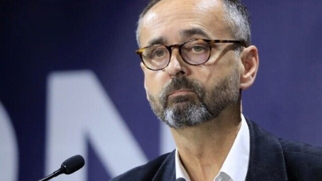 Robert Ménard signe un retour remarqué dans le top 10 des personnalités politiques préférées des Français Robert Ménard signe un retour remarqué dans le top 10 des personnalités politiques préférées des Français