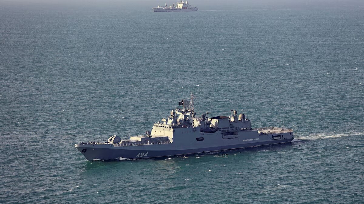 Coups de semonce d’une frégate russe près des eaux britanniques : un incident maritime sous haute tension dans la Manche