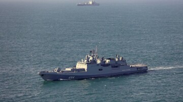 Coups de semonce d’une frégate russe près des eaux britanniques : un incident maritime sous haute tension dans la Manche