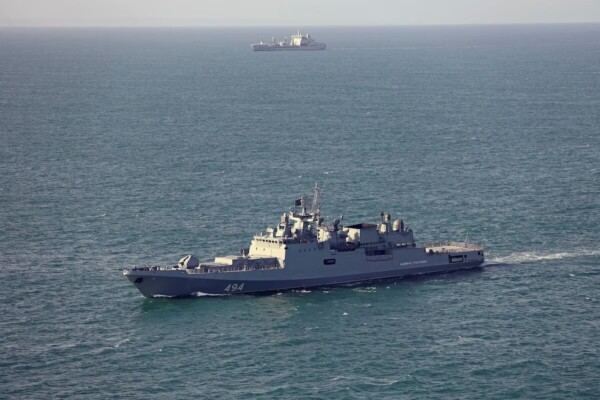 Coups de semonce d’une frégate russe près des eaux britanniques : un incident maritime sous haute tension dans la Manche