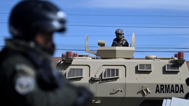 Après des semaines de chaos, la crise en Bolivie montre des signes d’apaisement malgré un drame aérien — photo