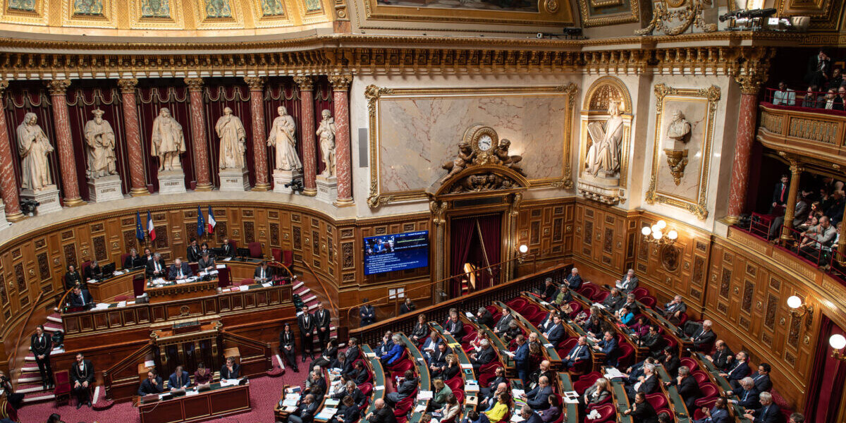 Clause de conscience dans l'édition : le Sénat rejette l'amendement, mais renforce les droits des auteurs