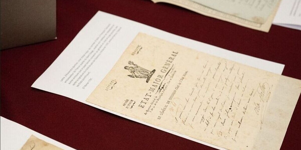 Plus de 300 archives napoléoniennes récupérées après un trafic