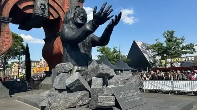 Hellfest 2026 : une statue géante d’Ozzy Osbourne érigée à Clisson