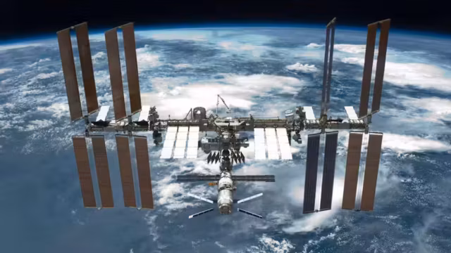 ISS : la Nasa lève l’alerte après une inquiétante fuite d’air dans le module russe Zvezda
