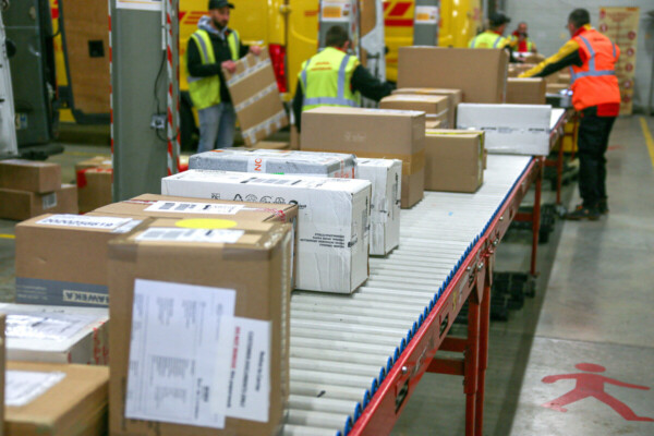 Île-de-France : 315 millions de colis livrés en un an, l’explosion du e-commerce met les routes sous pression