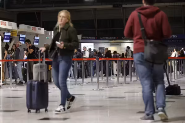 Indemnisation des passagers retardés : les compagnies aériennes vent debout contre les règles européennes