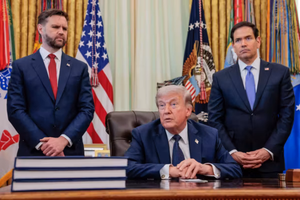 Iran et Israël : des divergences apparaissent entre J.D. Vance et Marco Rubio au sein de l’administration Trump