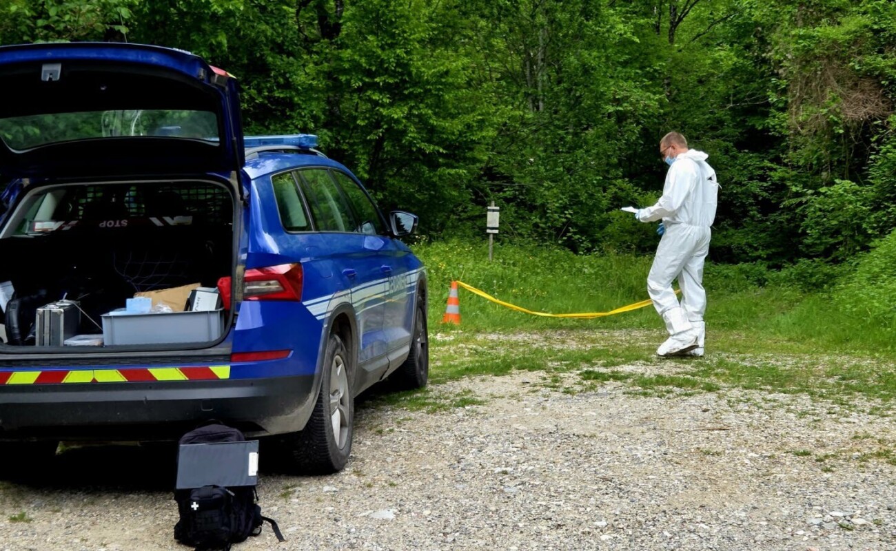 Isère : un homme retrouvé mort près d’un ruisseau, une enquête pour homicide ouverte