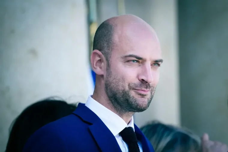 Jean-Noël Barrot appelle à « rendre le pouvoir aux Français »