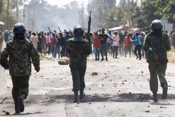 Kenya : un adolescent tué lors d’une manifestation contre un centre de traitement Ebola américain, selon sa famille