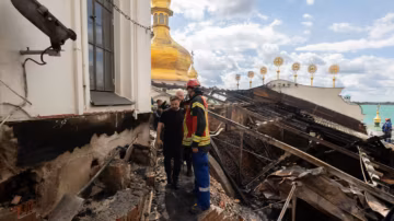 Kiev : la restauration du monastère historique endommagé pourrait durer jusqu’à deux ans