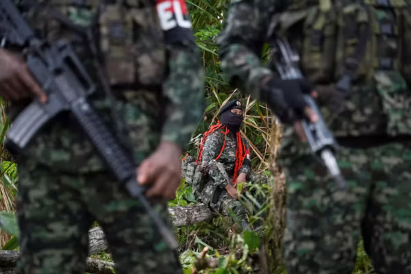 L’ELN tend la main au futur président colombien, mais se dit prêt à poursuivre la guerre