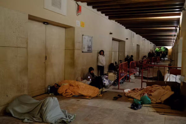 L’Espagne submergée par les demandes de régularisation : près d’un million de migrants concernés