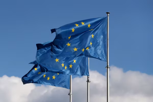 L’Union européenne durcit sa politique migratoire : le Parlement ouvre la voie aux centres de détention hors de ses frontières