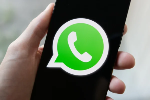 L’Union européenne contraint Meta à rouvrir WhatsApp aux assistants d’IA concurrents