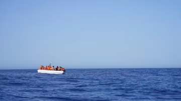 L’Union européenne durcit officiellement ses règles migratoires, mais l’efficacité de la réforme suscite déjà des interrogations