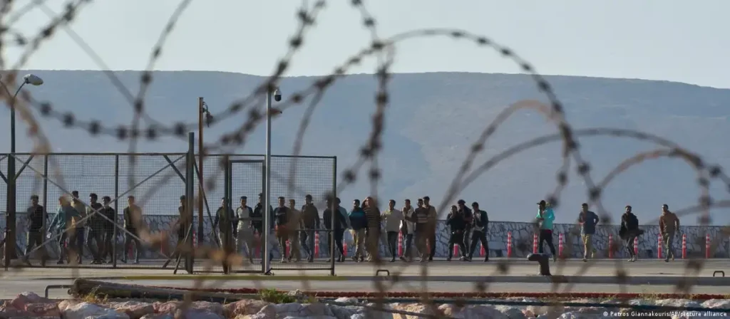 L’Union européenne ouvre la voie à des centres de retour de migrants en dehors de ses frontières