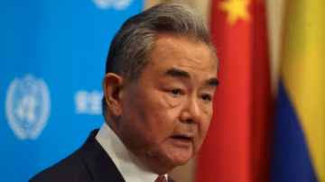 La Chine appelle les BRICS à renforcer leur coopération sur les minerais stratégiques