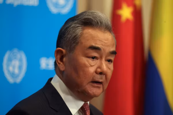 La Chine appelle les BRICS à renforcer leur coopération sur les minerais stratégiques
