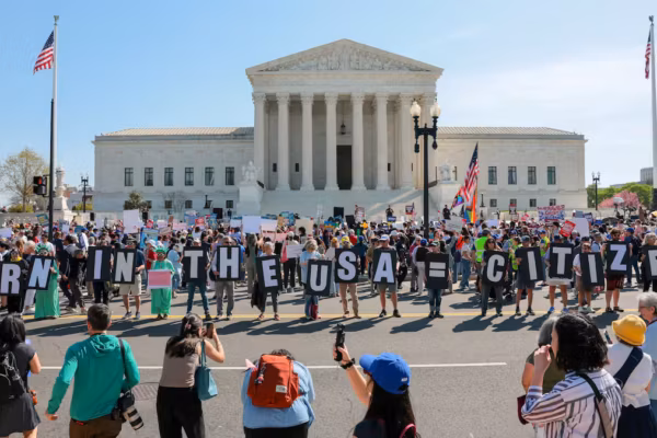 La Cour suprême inflige un revers majeur à Trump et protège le droit du sol aux États-Unis