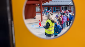 La Norvège serre la vis sur l’IA à l’école : les élèves du primaire presque totalement privés d’outils génératifs
