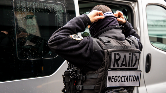 La Réunion : une prise d'otage se termine par la mort du suspect après l'intervention du RAID à Saint-Pierre