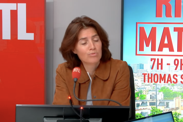 La marque SFR disparaîtra d’ici à la fin de l’année 2027 à la suite de son rachat, a annoncé la directrice générale d’Orange, Christel Heydemann