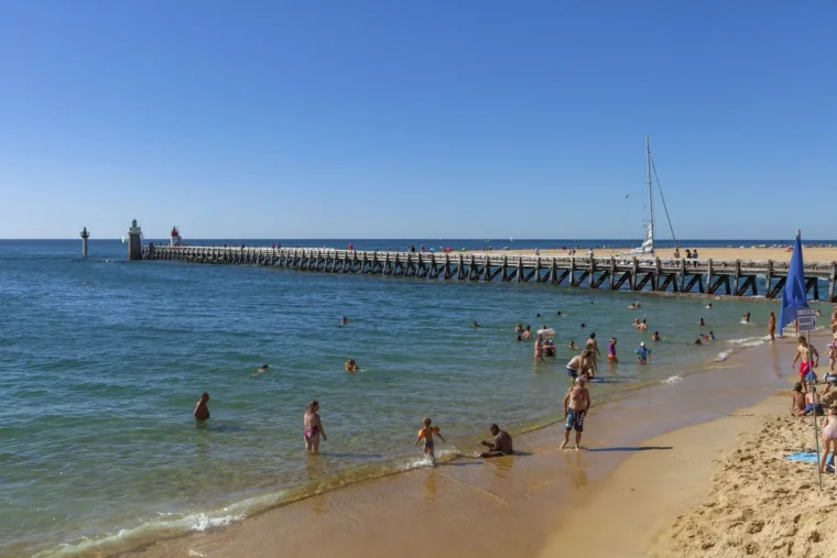 Landes : un homme meurt emporté par un courant de baïne sur une plage de Capbreton